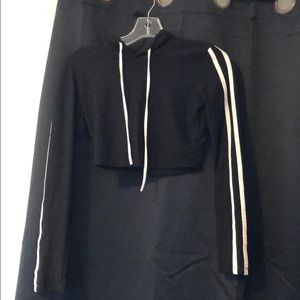 Fashion Nova Cropped Long sleeve